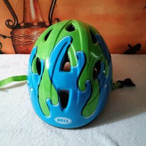 EUC: Bell Sprout Infant Bike Helmet Green and Blue
